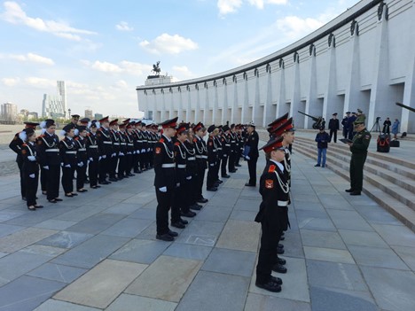 кадеты школы на смотре в Москве 