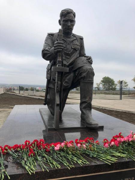 Памятник Ростов